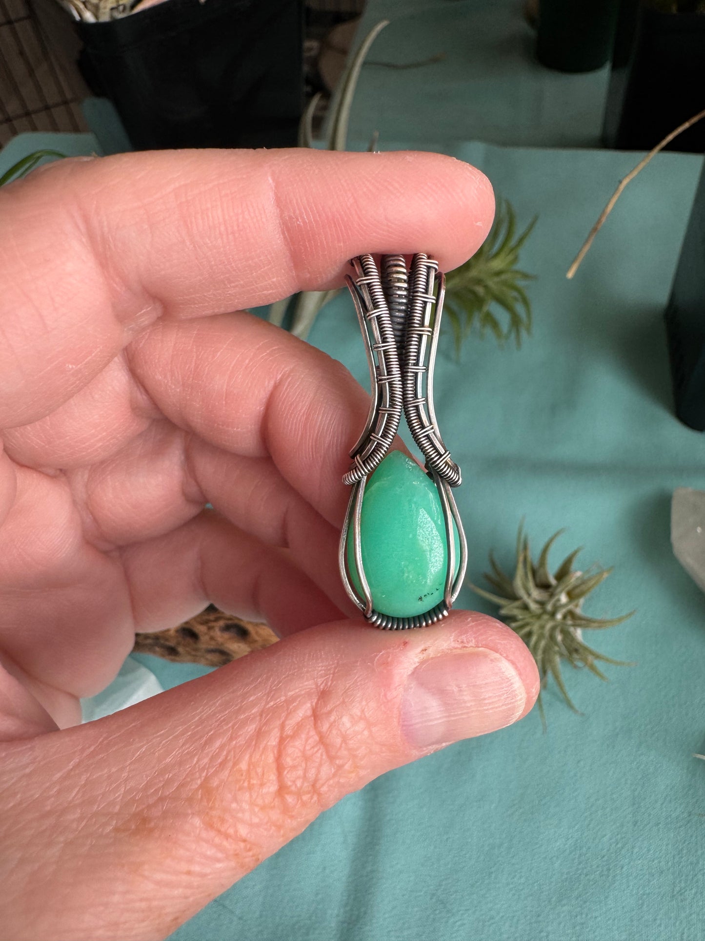 Pixie Halo Pendant || Chrysoprase