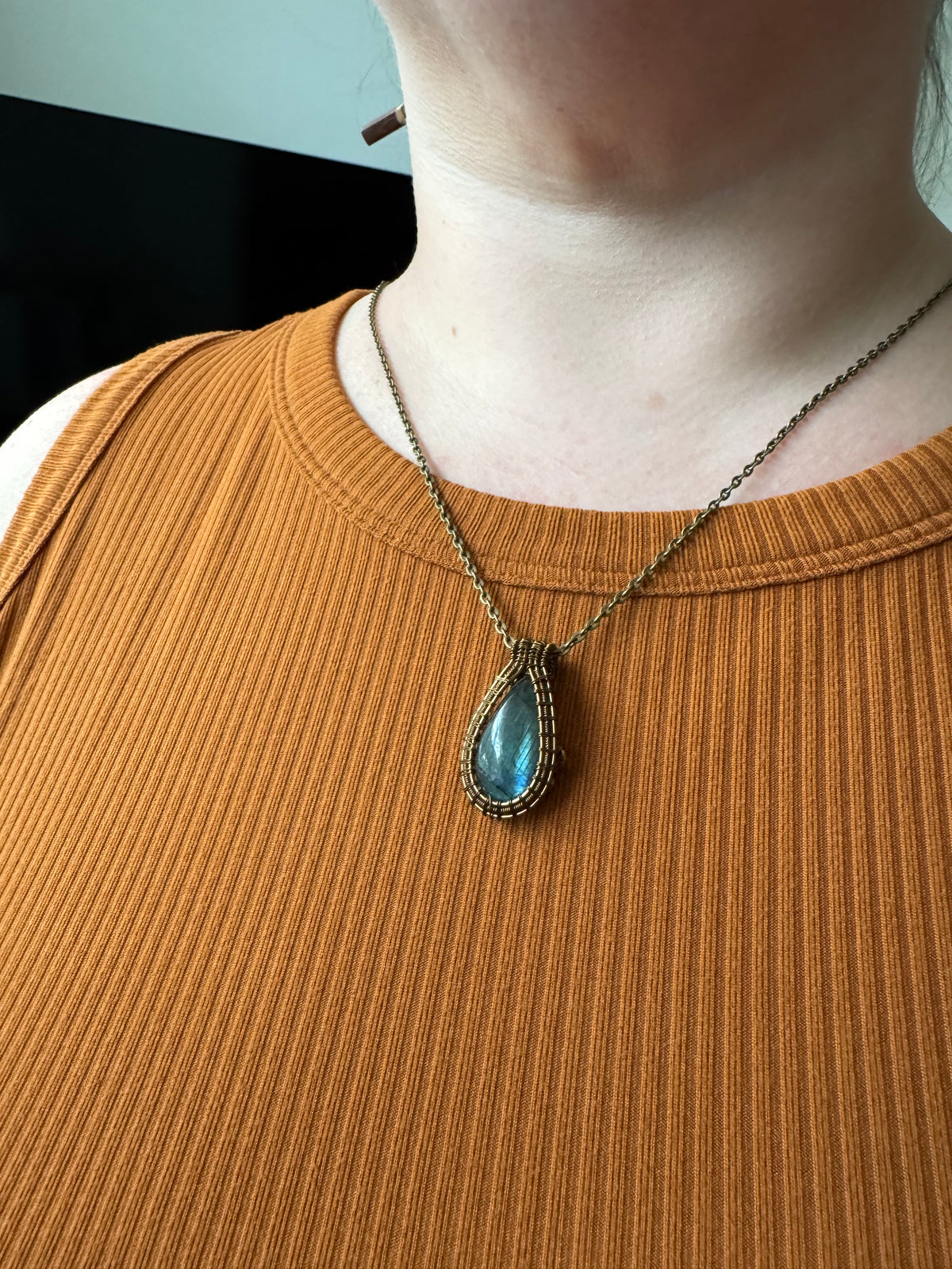 Nightcurrent || Blue Labradorite Pendant