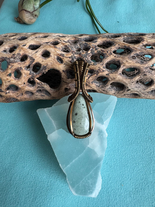 Pixie Halo Pendant || Rhyolite