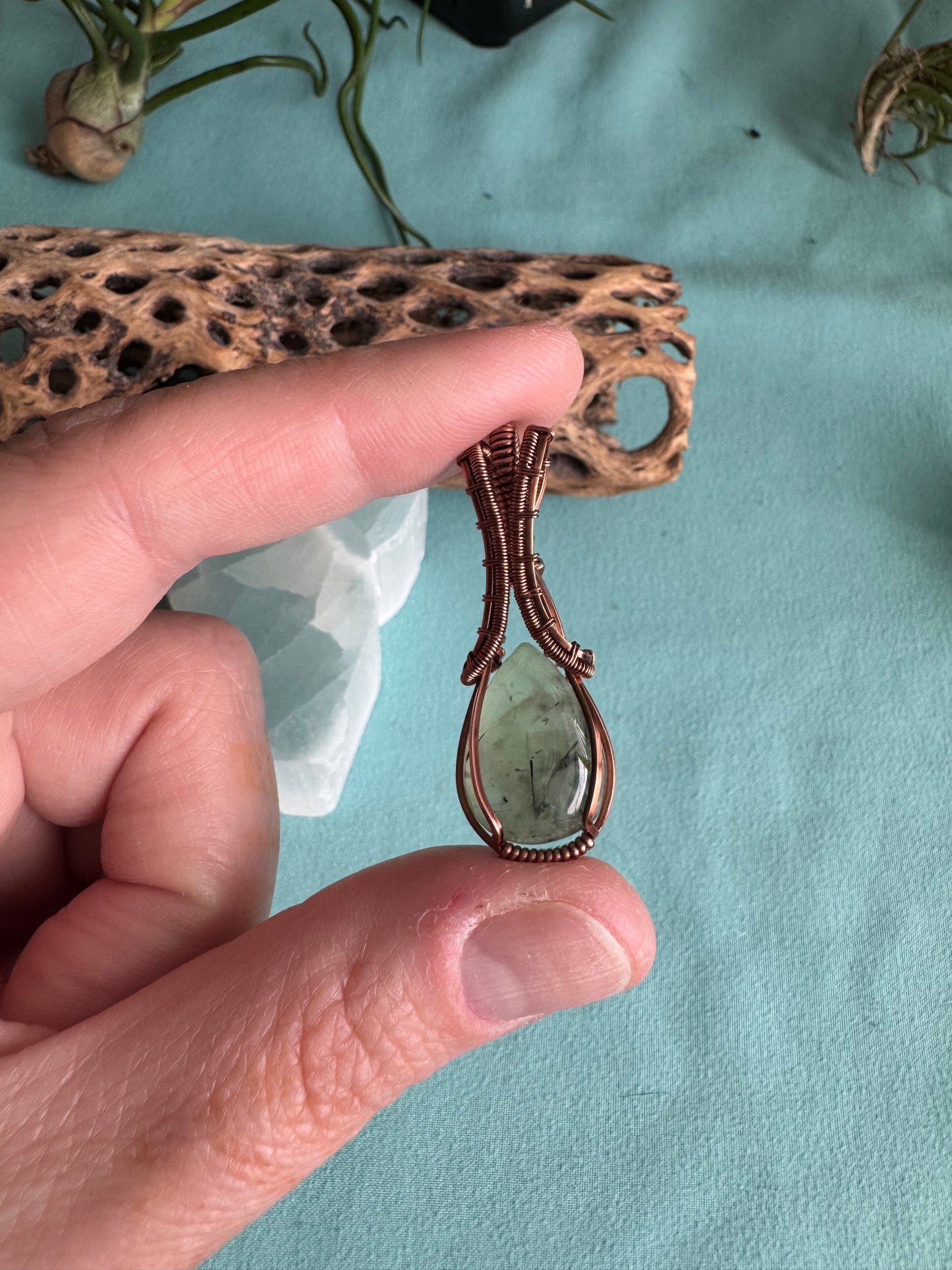 Pixie Halo Pendant || Prehnite