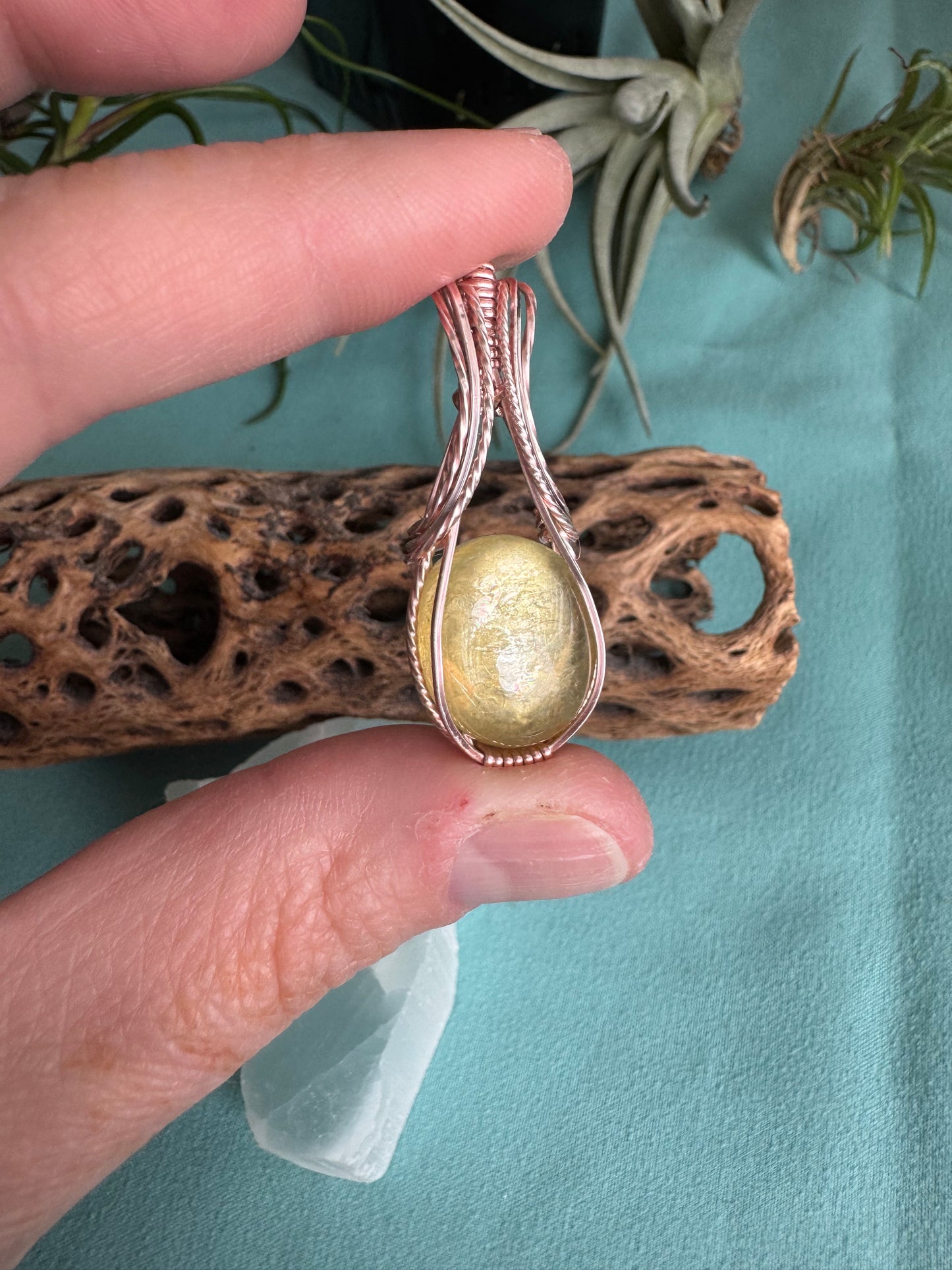 Pixie Halo Pendant || Yellow Lepidolite