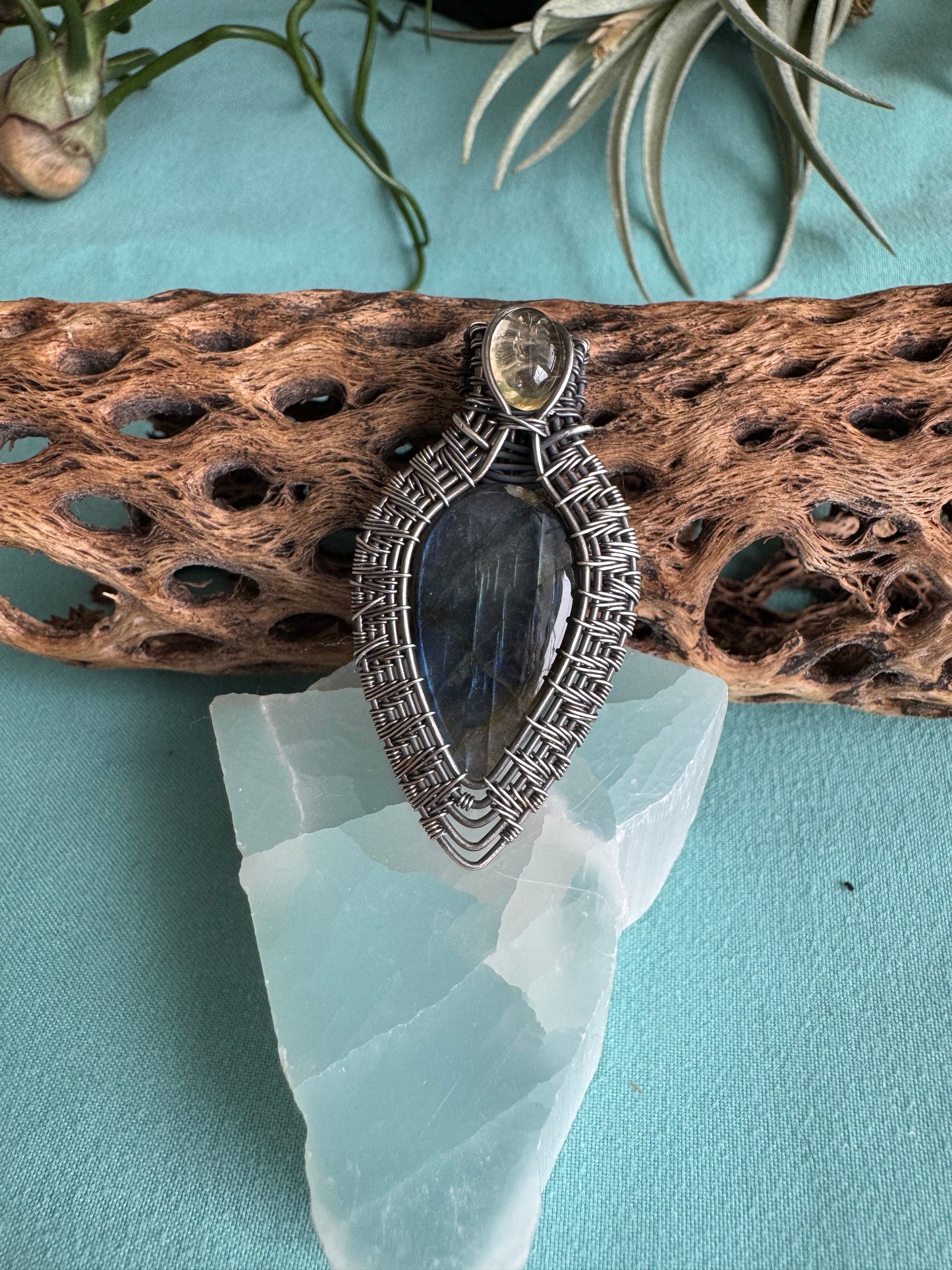 Weaved Blue Labradorite Pendant