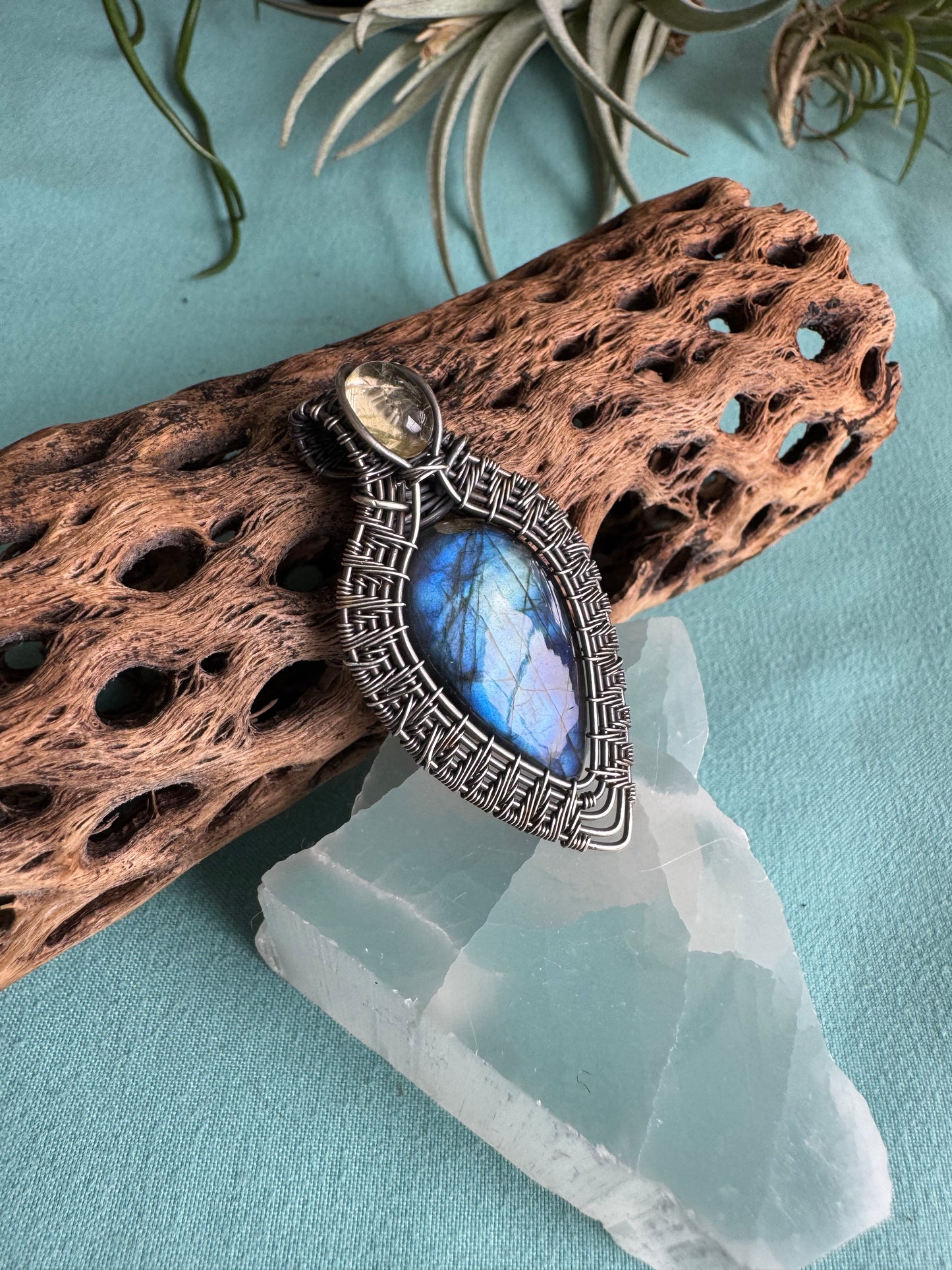 Weaved Blue Labradorite Pendant