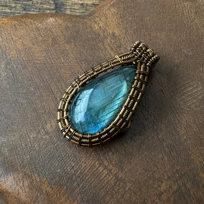 Nightcurrent || Blue Labradorite Pendant
