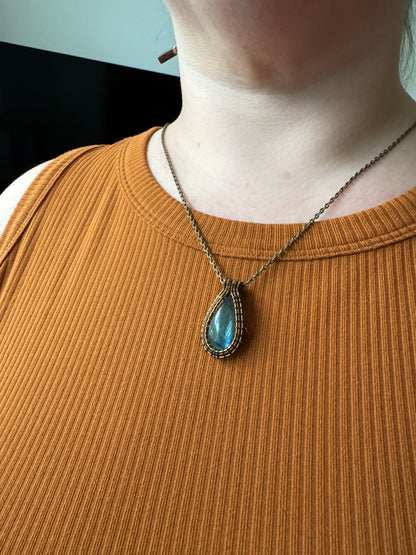 Nightcurrent || Blue Labradorite Pendant
